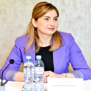 ნინო მელაძე